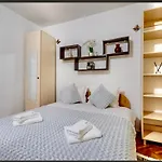 Apartman Butterfly - Black Church