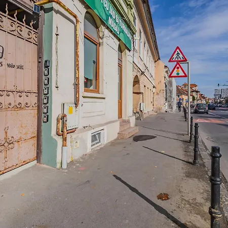 Butterfly Apartment *